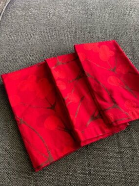 3 Crate & Barrel Lummarija Crimson Dinner Napkins Elegant Holiday Tablescape